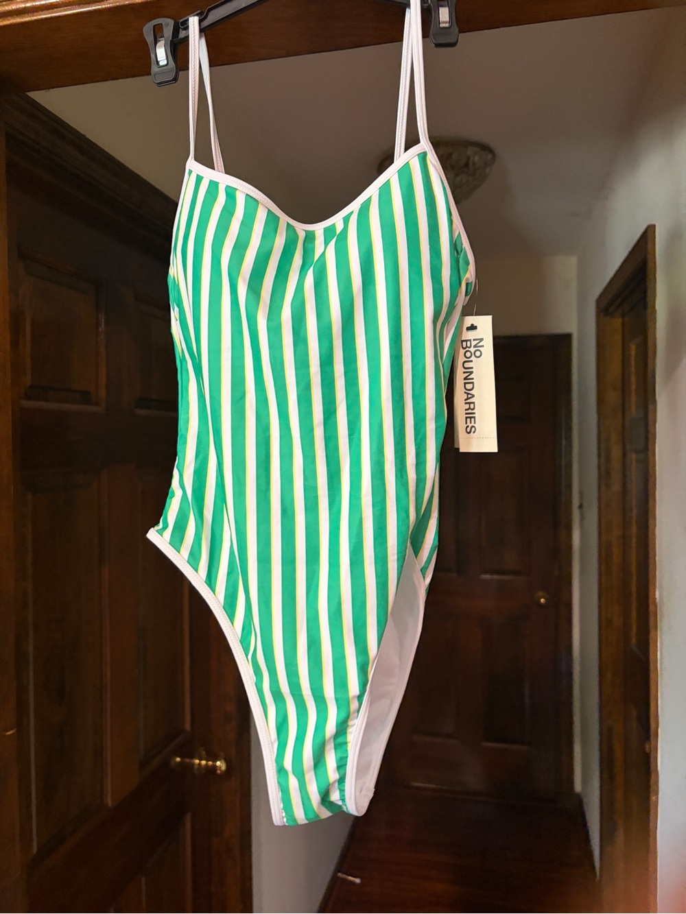 No Boundaries Sporty Stripe One-Piece Swimsuit, Women’s S